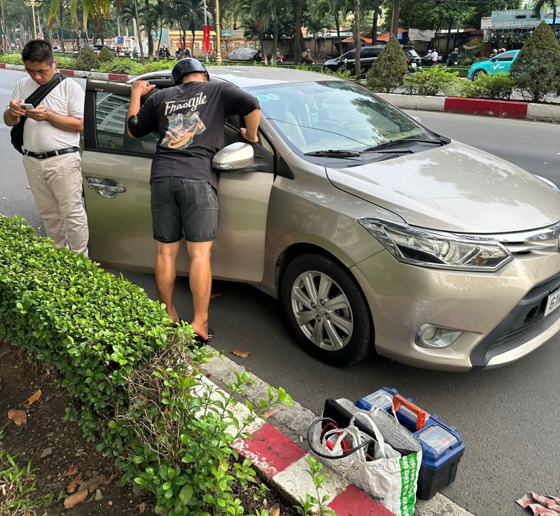 Dịch vụ sửa xe ô tô lưu động Thủ Đức Dịch vụ sửa xe ô tô lưu động Thủ Đức